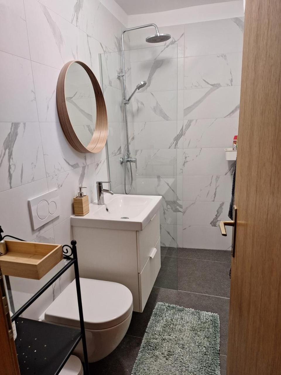 Appartement Avrora House Free Parking In Old Town à Ljubljana Extérieur photo