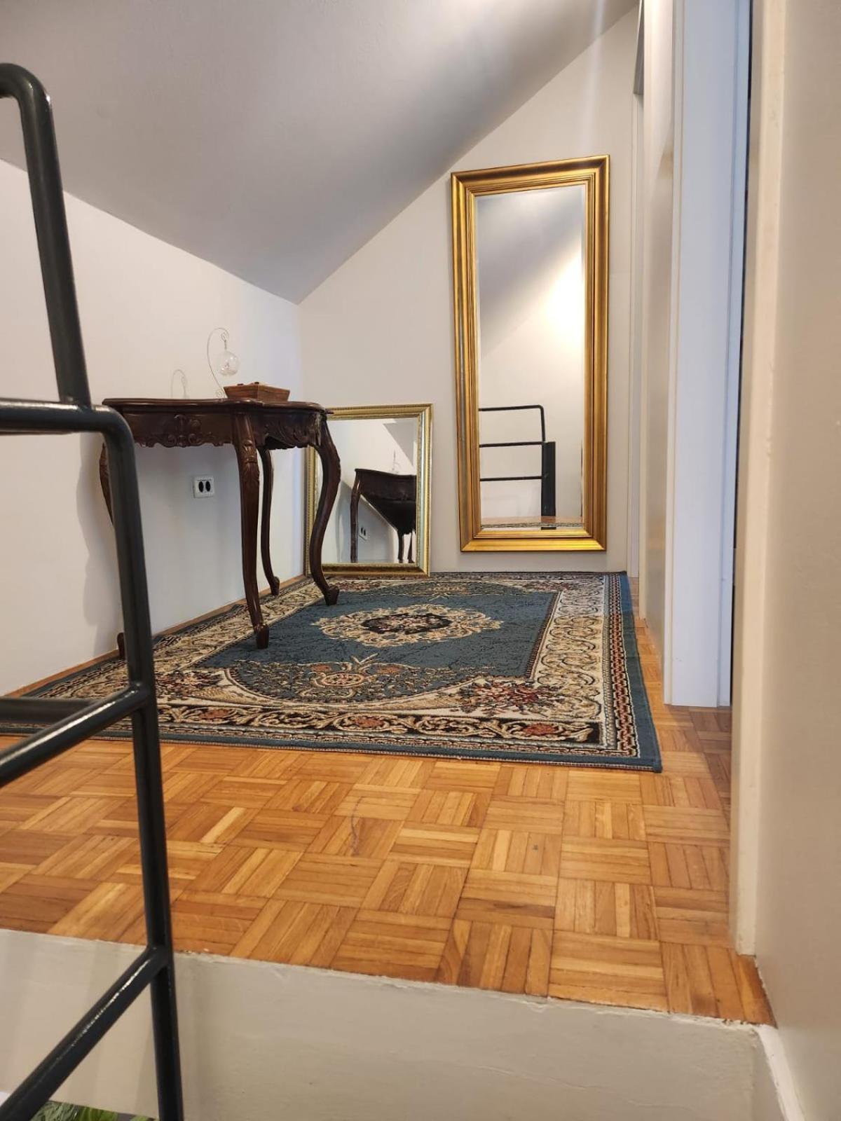 Appartement Avrora House Free Parking In Old Town à Ljubljana Extérieur photo